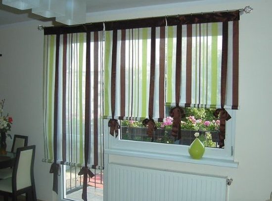 Cortinas en la ventana con puerta de balcón: una variedad de opciones
