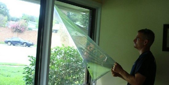 ¿Cómo quitar una película de una ventana de plástico? ¿Qué ayudará y qué hará?