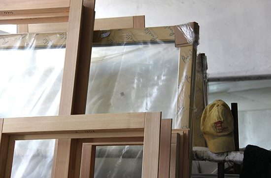 Puertas de balcón de madera: nuevas tendencias en la renovación de apartamentos