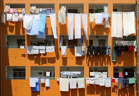 Secadoras de ropa en el balcón. Variedades, ventajas y desventajas.