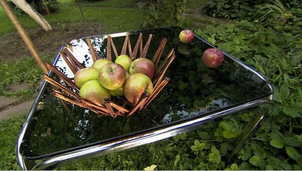 Manzanas en la mesa