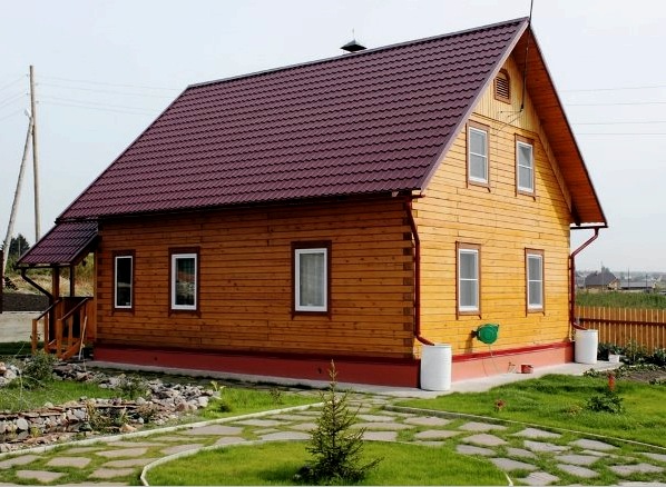 Una casa de vigas de madera