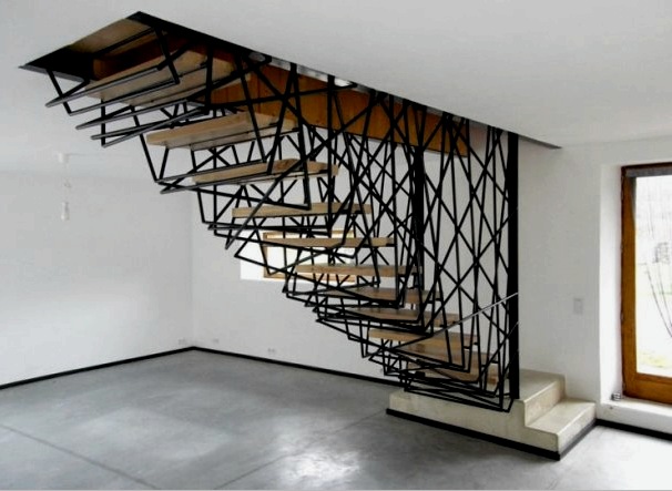 La moderna escalera del hogar