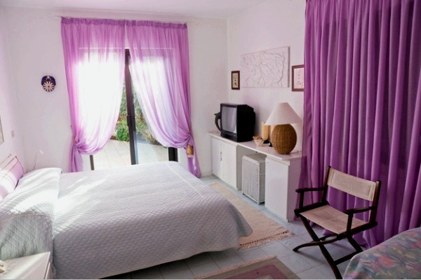 Dormitorio rosa-morado