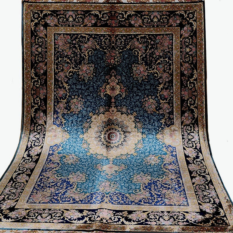 Una alfombra de seda: una elegante decoración para el hogar