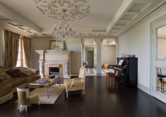 Diseño de interiores en estilo clásico: sala de estar, dormitorio, cocina.