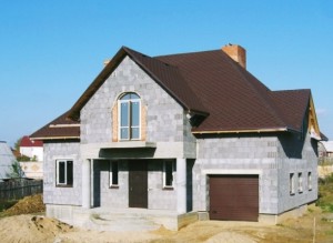 Casa de bloques de hormigón de arcilla expandida: construcción, pros y contras, cálculo y costo.