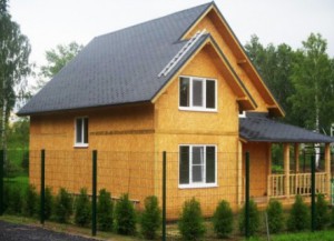 Casas de paneles SIP: construcción, montaje, pros y contras de la tecnología.
