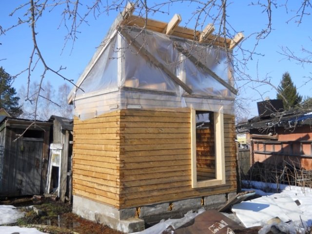 Cómo construí una pequeña casa de baños de 4x3 con mis propias manos (reportaje fotográfico paso a paso) - parte 2