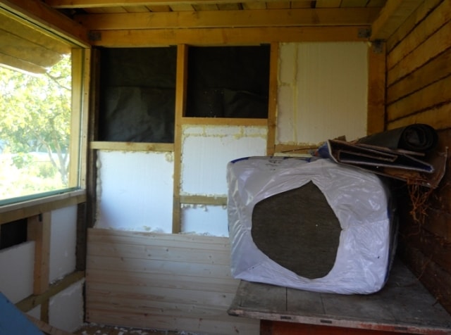 Cómo construí una pequeña casa de baños 4x3 con mis propias manos (reportaje fotográfico paso a paso) - parte 3