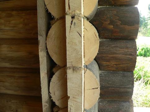 Ventanas de Okosyachka en una casa de madera.  ¿Cómo hacer una ventana de bricolaje?