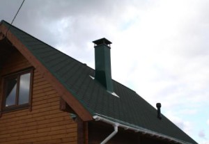 Terminando la chimenea en el techo y en el interior de la casa.  ¿Cómo cerrar la chimenea?