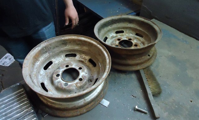 Estufas y barbacoas de discos de ruedas: ideas geniales para hacer sus propias manos