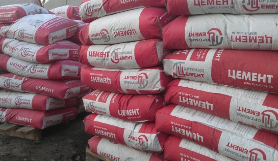 El consumo de cemento y arena por cubo (1m3) de hormigón, mortero de albañilería, enrasar, yeso