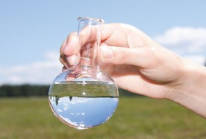Análisis del agua de un pozo y un pozo: ¿cómo y dónde entregar el agua?