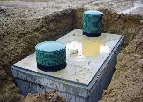 Fosa séptica y agua subterránea.  ¿Cómo hacer un tanque séptico si el agua subterránea está cerca?
