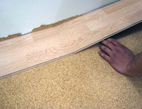 Cómo cubrir y aislar el piso en el campo: madera y concreto.