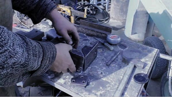 Cómo ensamblar un doblador de perfiles con sus propias manos: una manera fácil de hacerlo en un taller en casa