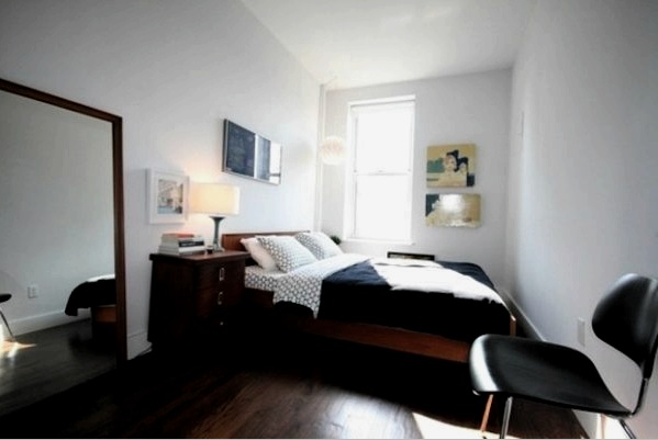Diseño elegante de un dormitorio pequeño de 9 metros cuadrados con sus propias manos.