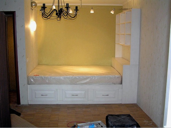 Diseño de un apartamento de una habitación con un nicho (30 fotos): disposición de un área de cocina, una habitación para niños, un estudio y un dormitorio.