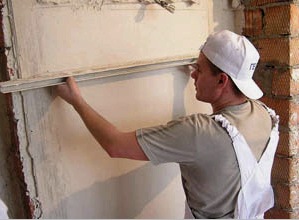Renovación de paredes de yeso: restauración del revestimiento y nivelación