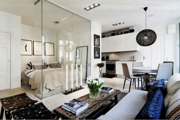 Mamparas de vidrio en el apartamento: ventajas, características y 4 colores.