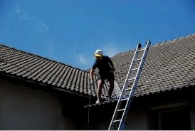 Reparación de techos de bricolaje: reparación de tejas de cerámica, tejas naturales, techos de chapa, tejas metálicas, tejas bituminosas y pizarra