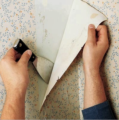 Cómo despegar el papel tapiz viejo y quitar la pintura