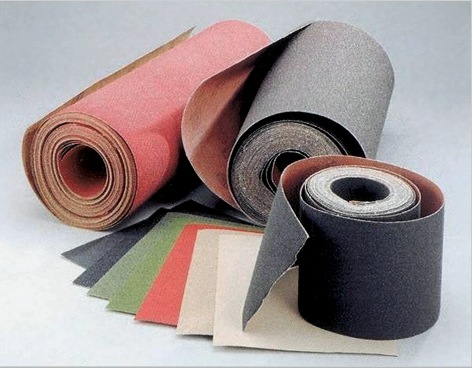 Cómo pegar papel tapiz en la cal (42 fotos): preparación de la superficie, elección del pegamento, proceso de pegado en etapas