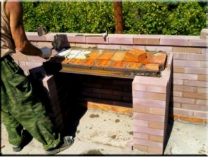 Cómo construir una estufa de barbacoa para una cabaña de verano - Guía de bricolaje de 4 pasos