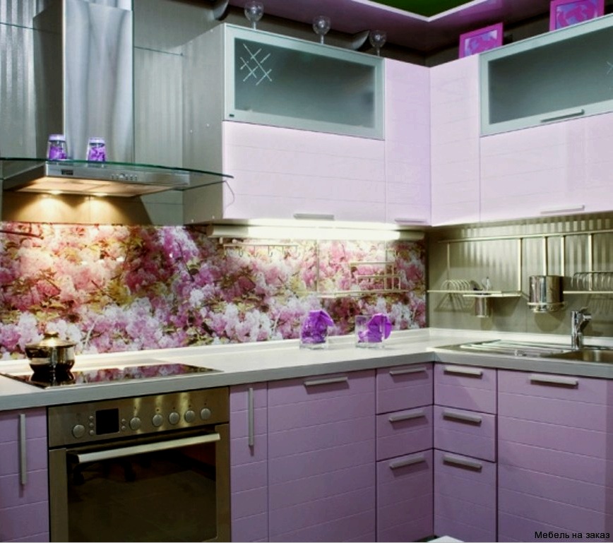 Ideas de diseño de cocinas (33 fotos): materiales de revestimiento, combinación de decoración, colores.
