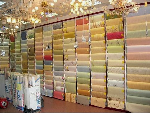 Qué papel tapiz elegir para el dormitorio (45 fotos): variedades, características de revestimientos de vinilo, no tejidos, fibra de vidrio y textiles