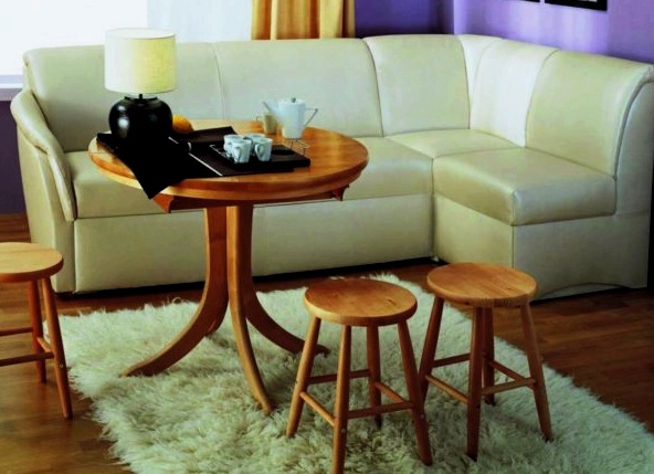 Sofás para la cocina: cómo elegir muebles tapizados cómodos y prácticos.
