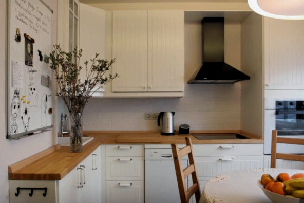 Criterios para adecuar un diseño de cocina de 7 m2 a las cómodas condiciones de su funcionamiento.