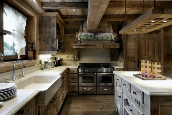 Consejos útiles para diseñar una cocina en una casa de campo.