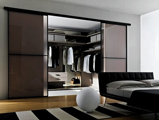 Diseño de dormitorio de 15 metros cuadrados: sutilezas de diseño.
