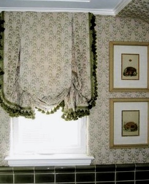 Diseño de cortinas al decorar un dormitorio.