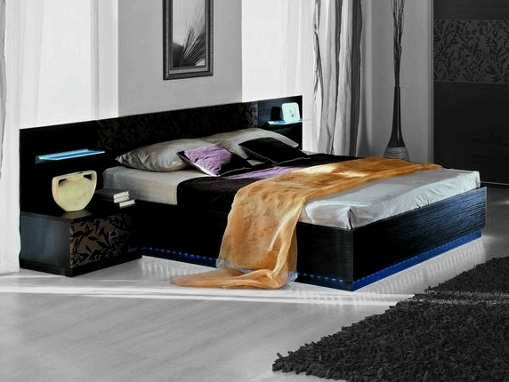 Cómo poner una cama en el dormitorio: siguiendo las reglas de colocación, ergonomía y Feng Shui