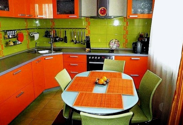 Cómo crear un interior de cocina naranja