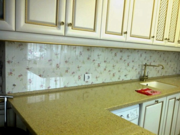 ¿Qué papel tapiz es mejor elegir para la decoración de la cocina?