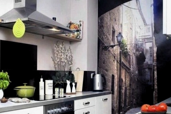 ¿Qué fondo de pantalla elegir para una cocina pequeña y aumentar visualmente el espacio?