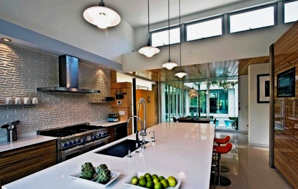 Cocina de alta tecnología: el interior de una cocina moderna.