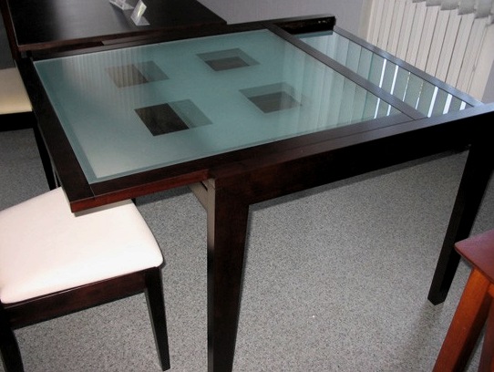 ¿Cómo elegir una mesa extensible de vidrio para cocina?