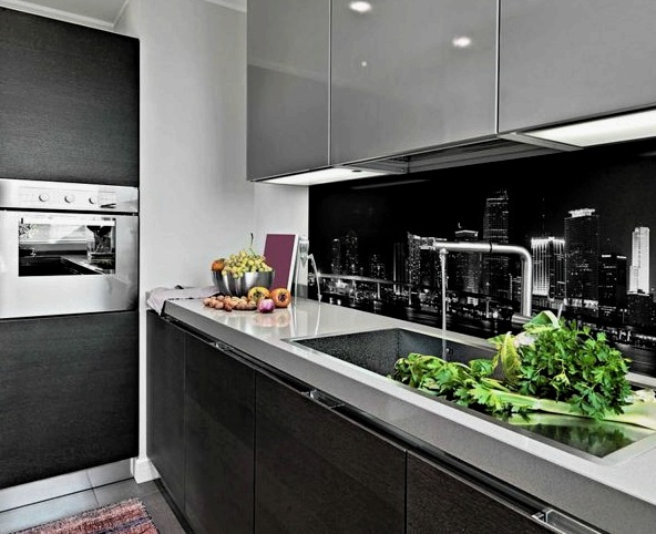 Delantal de cocina: qué diseño y materiales elegir para terminar el área de trabajo en la cocina.