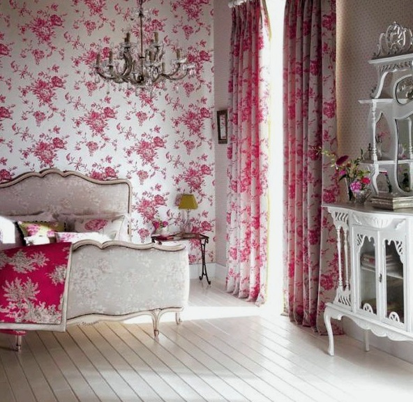 El papel tapiz en el dormitorio es el mejor y más indulgente material de acabado.