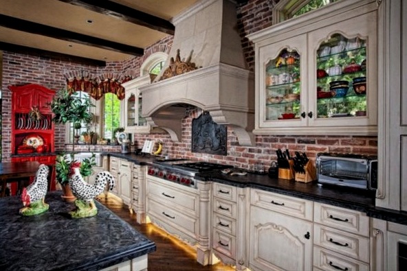 Reglas para decorar un delantal en una cocina de estilo provenzal.