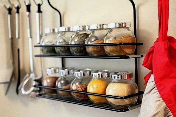 Dónde y cómo almacenar alimentos en una cocina pequeña: consejos y fotos.