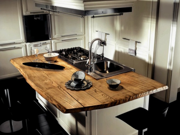 ¿Cómo se puede cubrir una encimera de madera en la cocina?