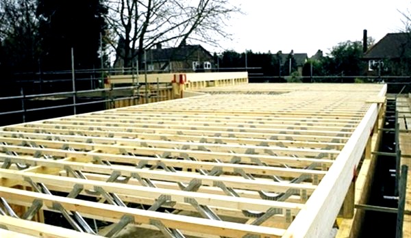 Casa de marco con techo plano: tecnología de construcción