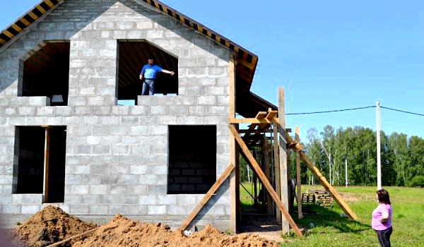 Cómo construir una casa a partir de bloques de espuma de forma correcta y económica